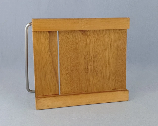 VINTAGE WOOD WOT Knots Caldicot Wales Wire Cutter Cheese Board Rabbit