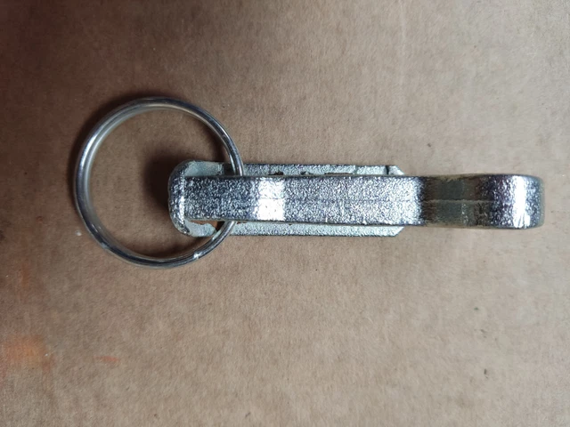 Nockenhebel mit Sicherungsring