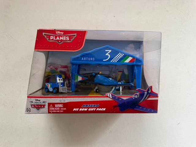 DISNEY PLANES ARTURO PIT ROW GIFT PACK with PITTY tent & flag