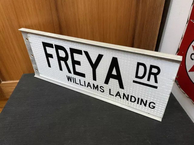 Freya Drive Street Sign Williams Landing Excellent Condition. Golden Fleece