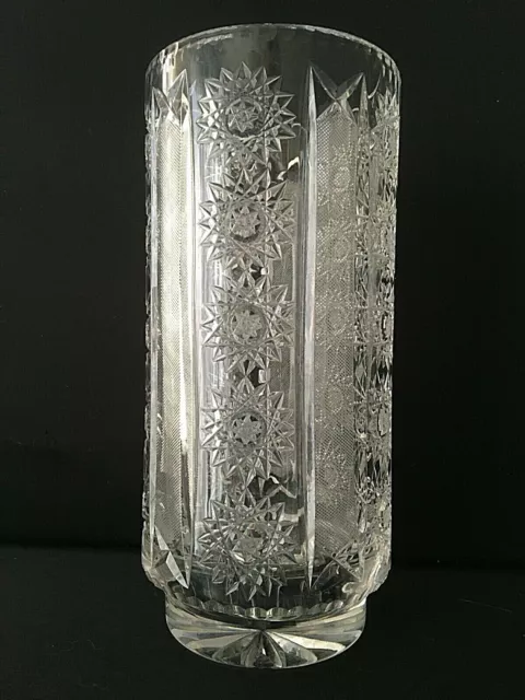 Magnifique Grand Vase Rouleau  En Cristal Taillé  H. 28 Cm