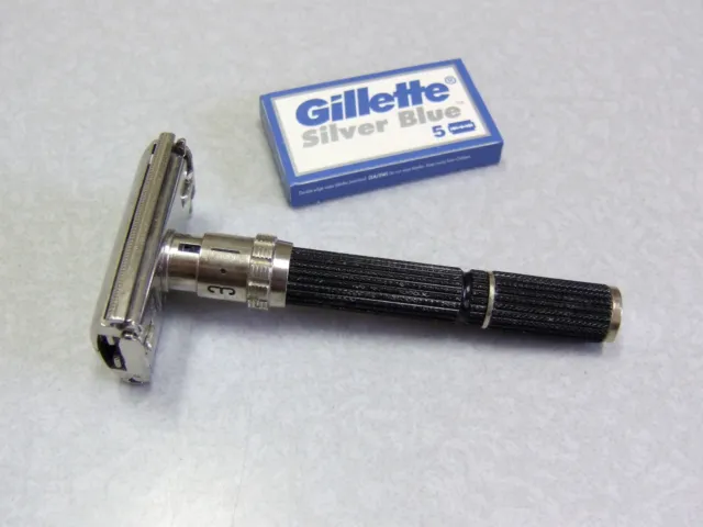 Vintage 1971 Gillette Super 84 Adjustable Black Beauty Safety Razor