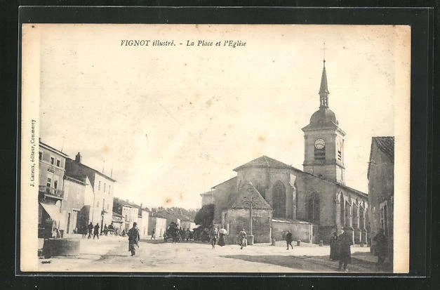 CPA Vignot, La Place et l´Eglise