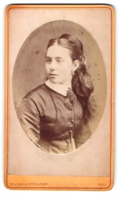 Fotografie W. J. Wellsted & Son, Hull, 19 & 20 Paragon St., Hübsche junge Dame