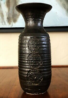 Lyn Sawicki Mid Century Modern Style Studio Art Pottery Vase Black Bronze Glaze