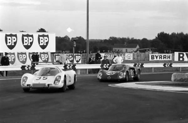 Alex Soler-Roig Rudi Lins, Porsche 907 8 Le Mans 1968 Old Photo 3