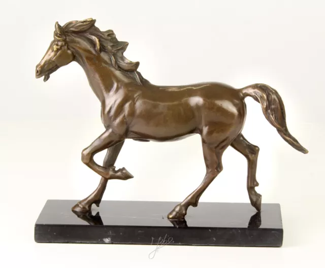BRONZE Bronzeskulptur Bronzefigur trabender Hengst Pferd Pferdefigur Statuette