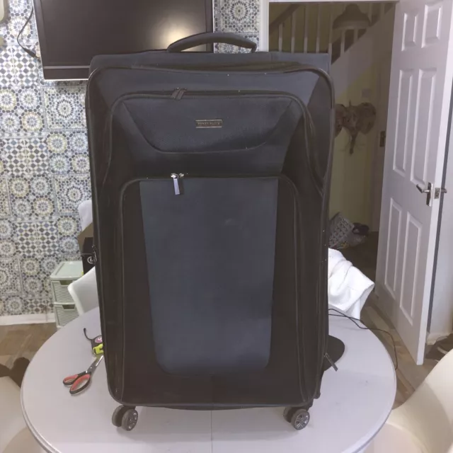 Perry Ellis Portfolio Softside Suitcase Large 4 wheel spinner