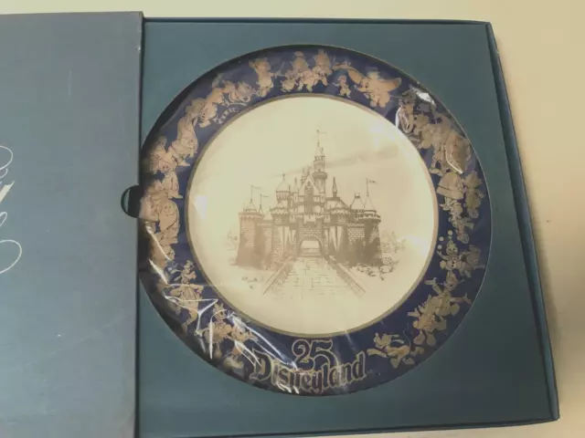 Disneyland 25th Anniversary Plate Walt Disney Productions LE# 1270 NIB