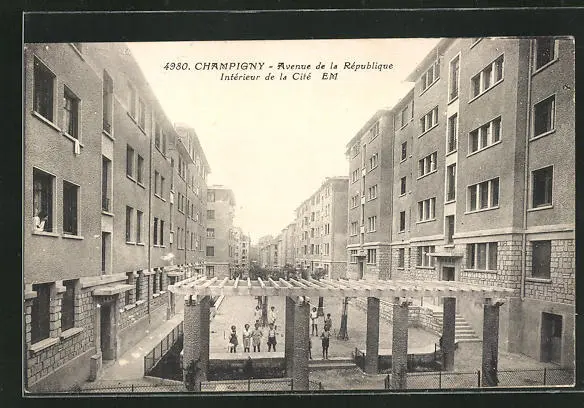 CPA Champigny, Avenue de la République, vue partielle