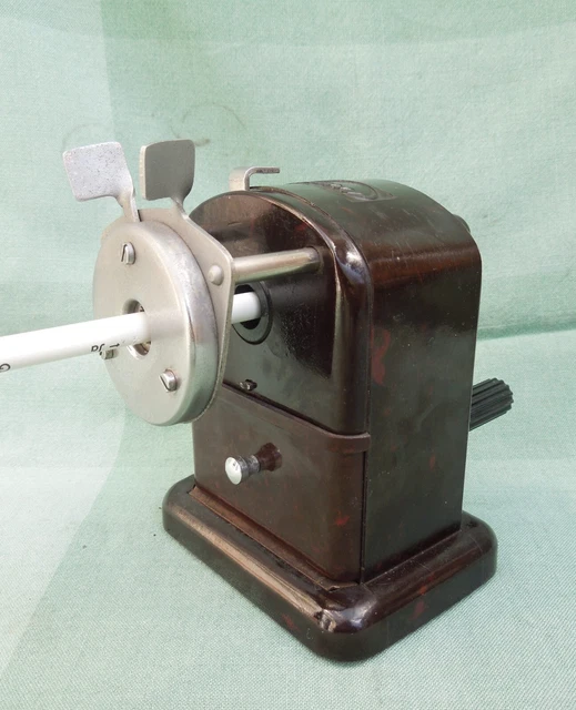 Seltene  HEMA Bleistiftspitzmaschine  Nr.2 Anspitzer Bleistiftspitzer
