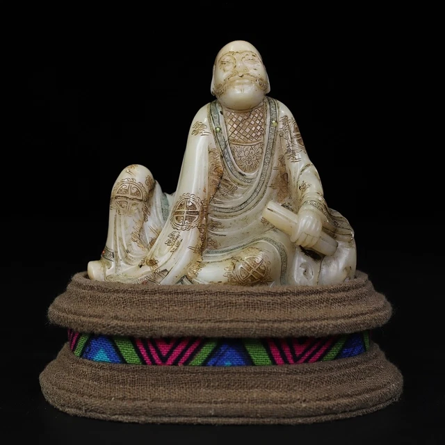 Chinese Exquisite Handmade Luohan Carving Shoushan Stone Statue