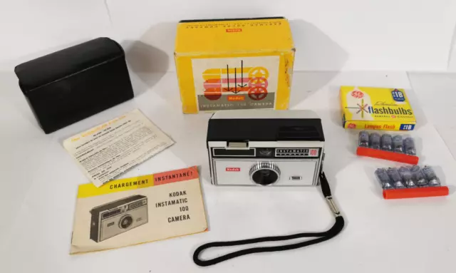 Ancien Appareil Photo Kodak Instamatic 100 + Notice + Boite + Flash