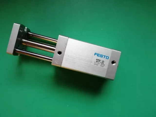 Kompaktzylinder Festo ADNGF-25-40-P-A-S2 537126 - gebraucht, guter Zustand