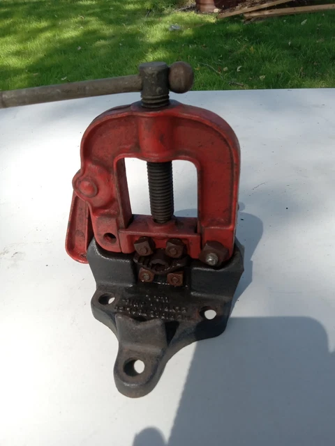 Vintage Small Ridgid Tool Pipe Vise 1-1/4" Capacity