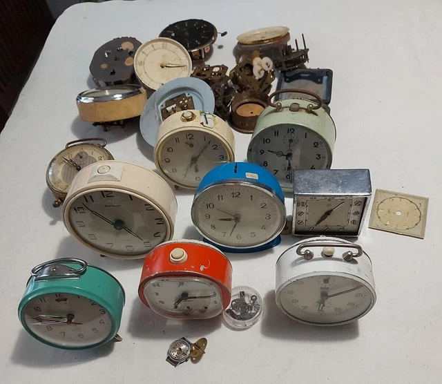 lotto n3  sveglie per  pezzi di ricambio o revisione recupero  vintage .