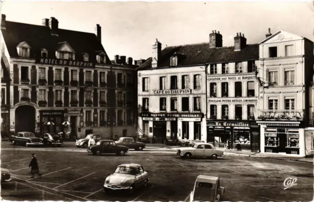 CPA LAIGLE - Place de la Halle et l'Hotel du Dauphin (356153)