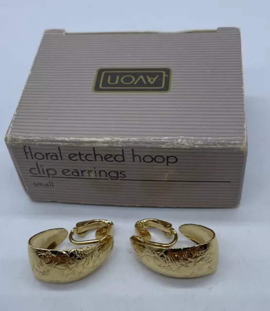 New Avon Vintage 1990 Floral Etched Hoop Clip Earrings - Goldtone - Small In Box