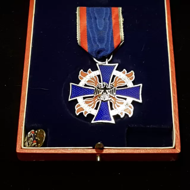 Abzeichen, Orden; Deutsches Feuerwehr Ehrenkreuz in Silber, Original Etui;