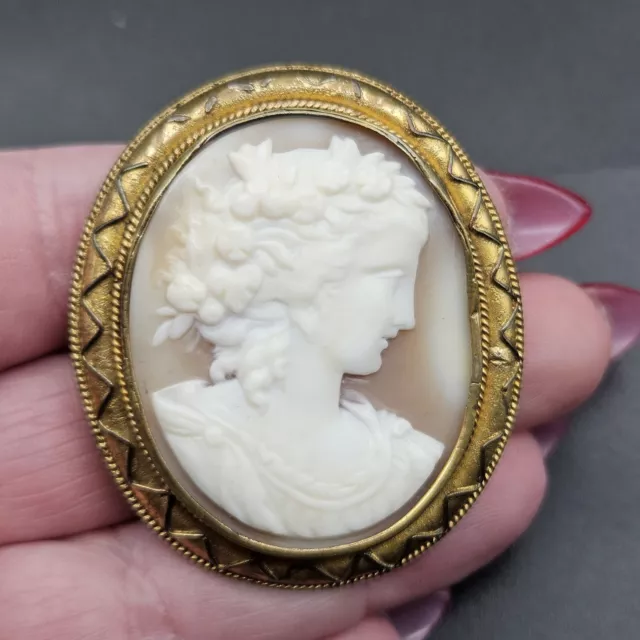 Antique Large Finely Carved Shell Cameo Brooch 15.3g