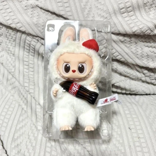 FIGURA DE CONEJO Pop Mart Lovebu con botella de Coca-Cola nueva