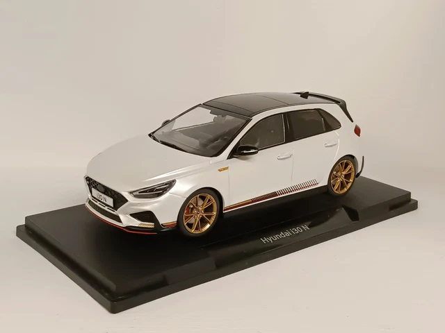 Miniature neuve Hyundai I30 N Light Blue 2017 1/18 Ottomobile