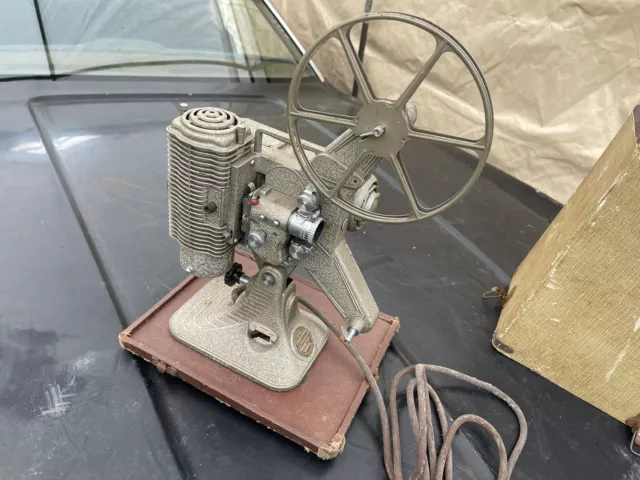 Vintage 1950’s Keystone 95 8mm Movie Projector Complete With Carrying Case