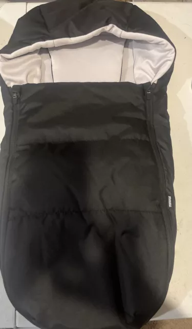 Thule Newborn Nest insert For Baby Stroller black New, Open Box