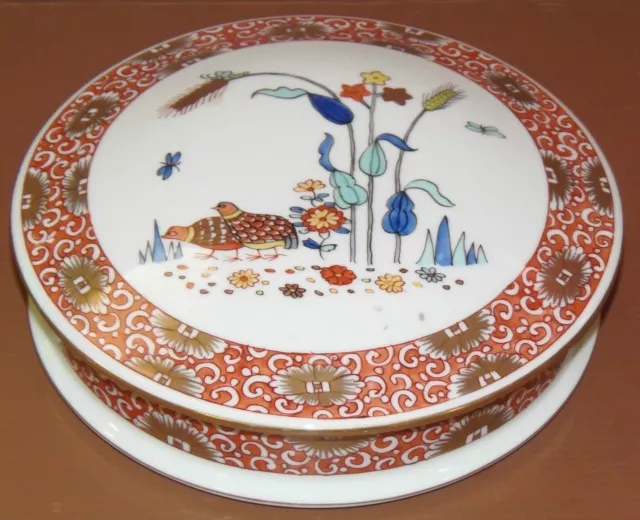 -BELLE GROSSE BOITE BONBONNIERE  PORCELAINE CHANTILLY  décors JAPONISANT CAILLES