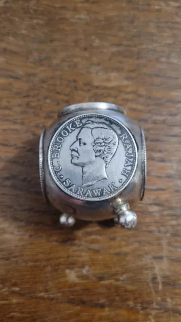 4 Sarawak 50 Cents 1900-H And 1906 -h Coins Monted In Silver Box VERY RARE Coin 4 Sarawak 50 Cents 1900-H And 1906 -h Coins Monted In Silver Box VERY RARE Coin