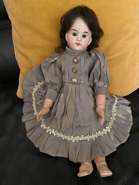 Ancienne Tête Et Bras De Poupée En Porcelaine - Vintage - Pour Couture Ou Collection