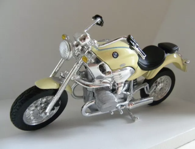 1/18 moto BMW R1200C Maisto