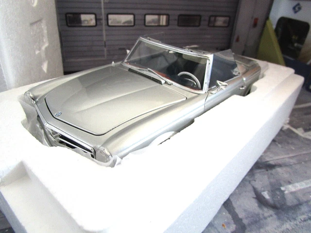 Modellino Auto 1:18 Schuco Mercedes 280 SL Pagoda W113 Con Hardtop, Argento/interni Blu - Foto 2