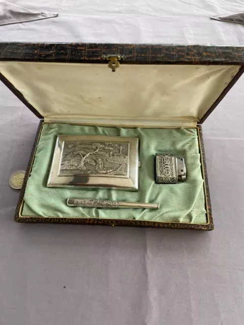 Ancien nécessaire de fumeur en argent décor asiatique