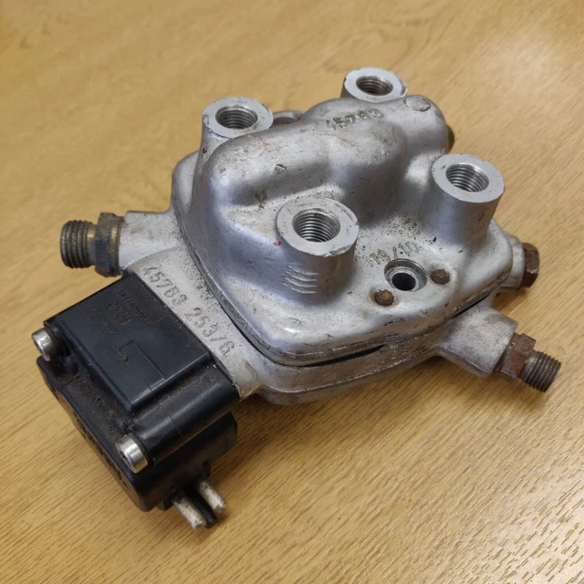 MERCEDES M102 W201 W124 W460 W463 OEM BOSCH 0 438 101 026 Fuel