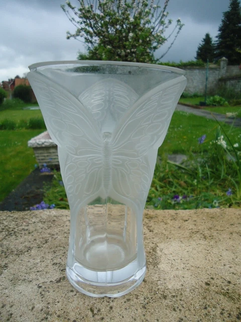 Vase En Cristal Art Déco Années 1970 - Motif Tournesol - Hauteur 20,5 Cm - Poids 1,5 Kg