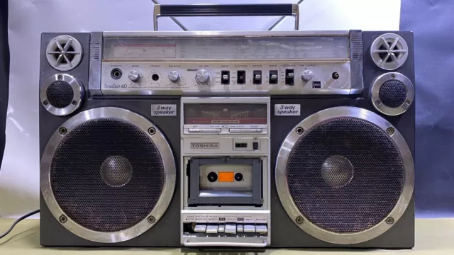 TOSHIBA RT-S913 BomBeat 40 Stereo Radio Cassette Recorder BOOMBOX