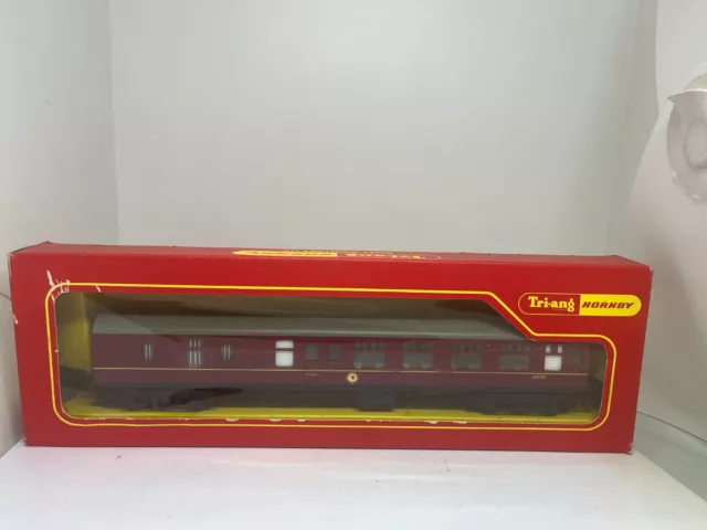 Triang Hornby OO Gauge Railways R423 Brake 2nd Coach, Maroon with seats Boxed