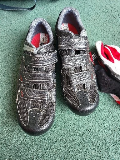 Specialized Sport Road Cycling Shoes Size EU 42 Black UK 8 Gloves