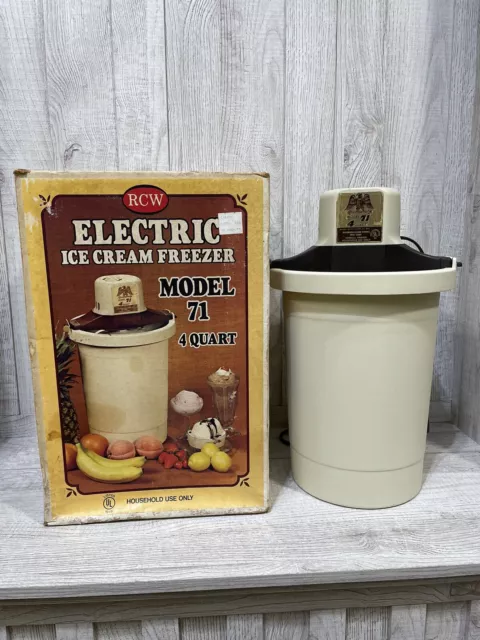 Vintage 4 Quart RCW Richmond Cedar Works Ice Cream Freezer Maker With Box GUC