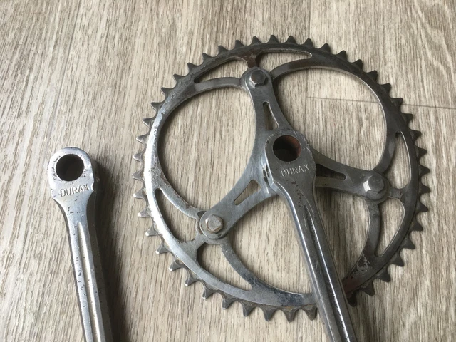 velo course ancien vintage , pédalier ancien acier double