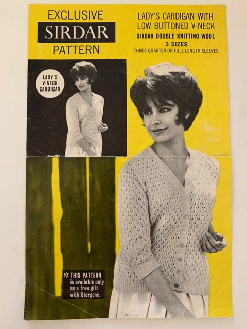 Sirdar Damen Strickjacke mit niedrigem geknöpftem V-Ausschnitt Vintage Strickmuster gebraucht
