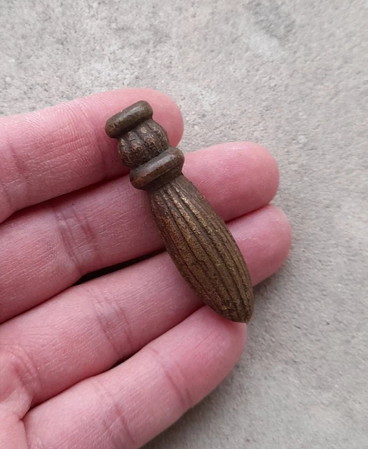 4 Glands/embouts De Rideaux Anciens En Bronze Ou Laiton (doré, N°120A, Occasion)