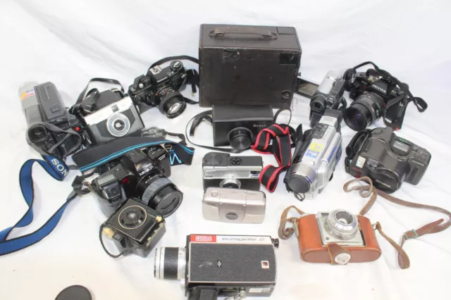 C x14 Vintage Film Cameras Inc. Pentax P50, Minolta Dynax 7000i, Agfa Iso-Rapid