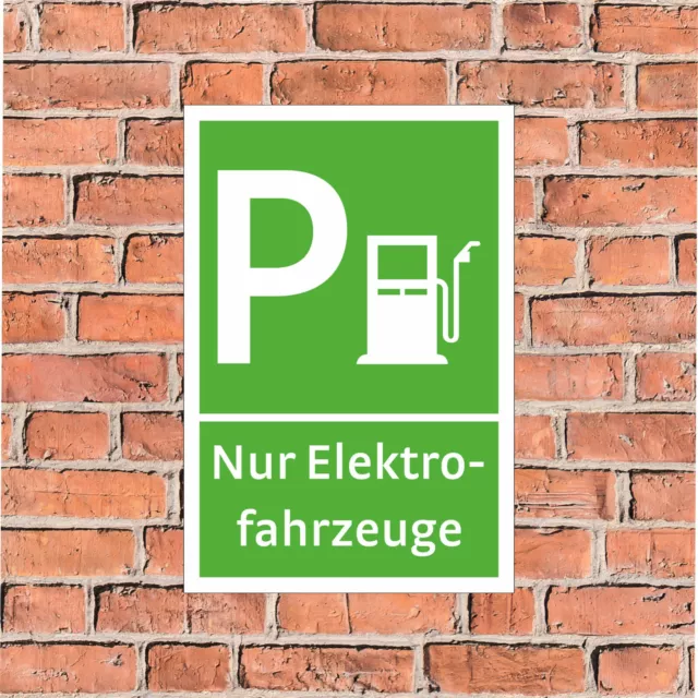 Parkplatz-Schild Nur Elektrofahrzeuge - in 4 Größen - S00240-344