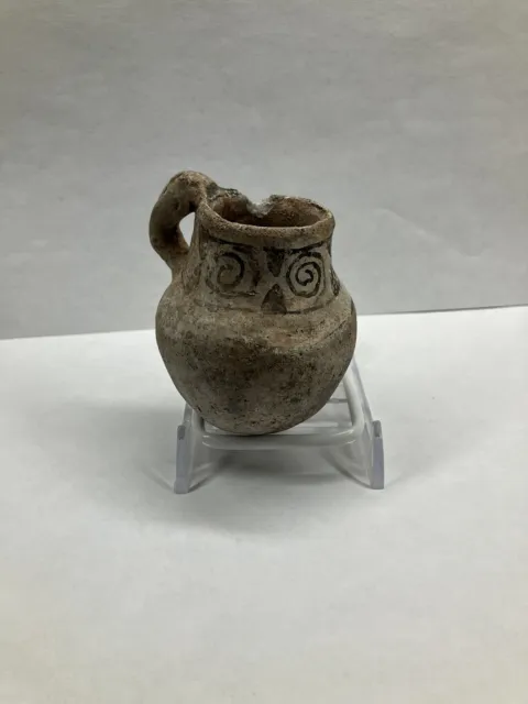 Anasazi miniture black on white pottery jar with handle 2.5" x 3"