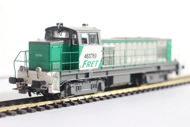 LIMA/ ECHELLE HO. LOCO TRACTEUR DIESEL SNCF. DE532. + 2 voitures de