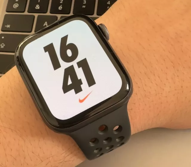 Apple Watch Series 5 44mm Nike,GPS+CELLULAR