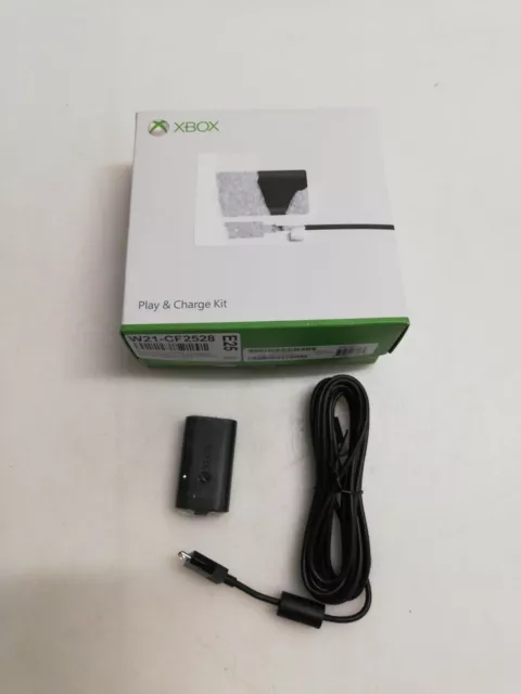 Microsoft Xbox One Play and Charge Kit Li-Ion Batterie und Ladegerät für Xbox On
