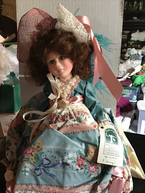1991 Robin Woods 14” Doll Original Box Rainey All Original